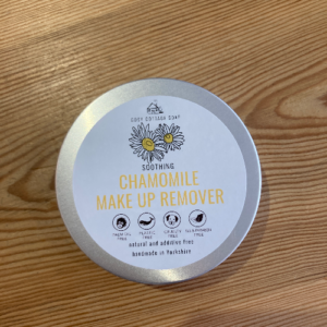 Cosy cottage make-up remover